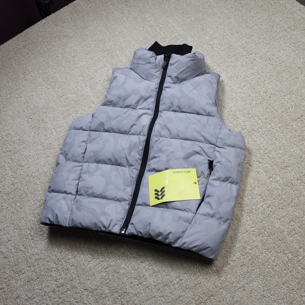 All In Motion Kids Grey Camo Puffer Vest Full Zip Sleeveless Jacket Size M 8